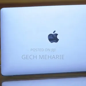 New Laptop Apple MacBook Pro 2022 M2 8GB Apple M2 SSD 256GB