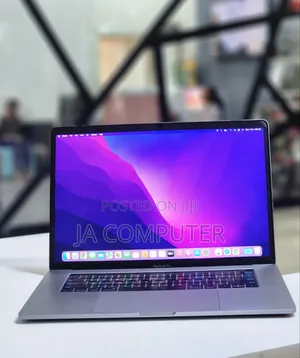 New Laptop Apple MacBook Pro 2016 16GB Intel Core I7 SSD 256GB