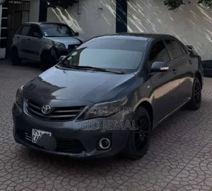 Toyota Corolla 2012 Gray
