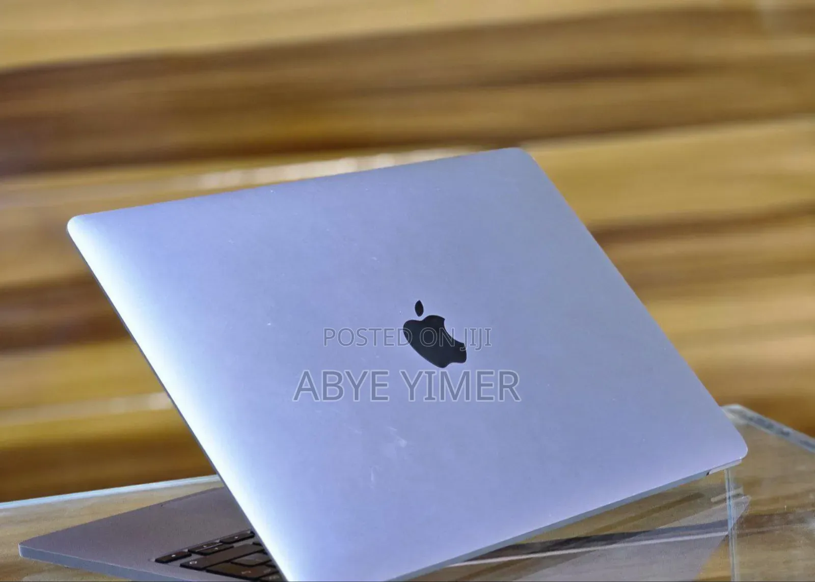 New Laptop Apple MacBook Pro 2022 M2 8GB Intel Core M SSD 256GB