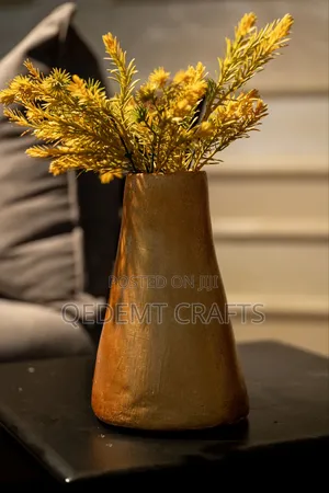 Golden Clay Vase – Unique Home Decoration