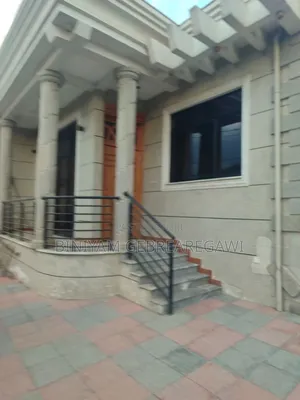 5bdrm Villa in House, Yeka for rent