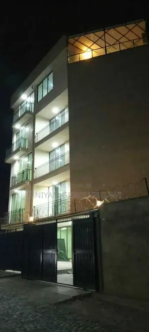 7bdrm House in G+3, Yeka for rent