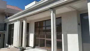 5bdrm Villa in House, Yeka for rent