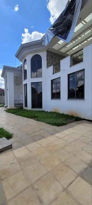 7bdrm House in G+3, Yeka for rent