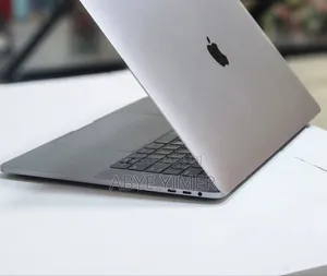 New Laptop Apple MacBook Pro 2016 16GB Intel Core I7 SSD 256GB