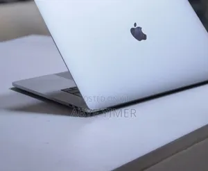 New Laptop Apple MacBook Pro 2017 16GB Intel Core I7 SSD 512GB