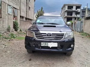 Toyota Hilux 2012 Black