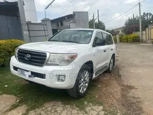 Toyota Land Cruiser 2009 White