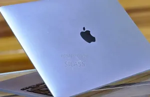 New Laptop Apple MacBook Pro 2022 M2 8GB Apple M2 SSD 256GB