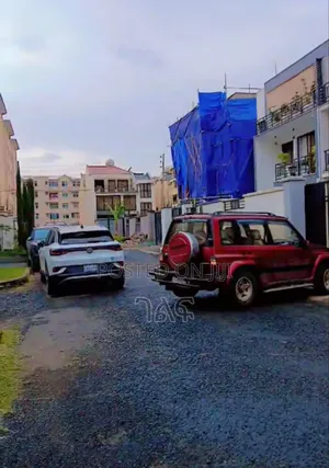 8bdrm House in የግለሰብ ከሪልስቴት ላይ የተገዛ, Bole for sale