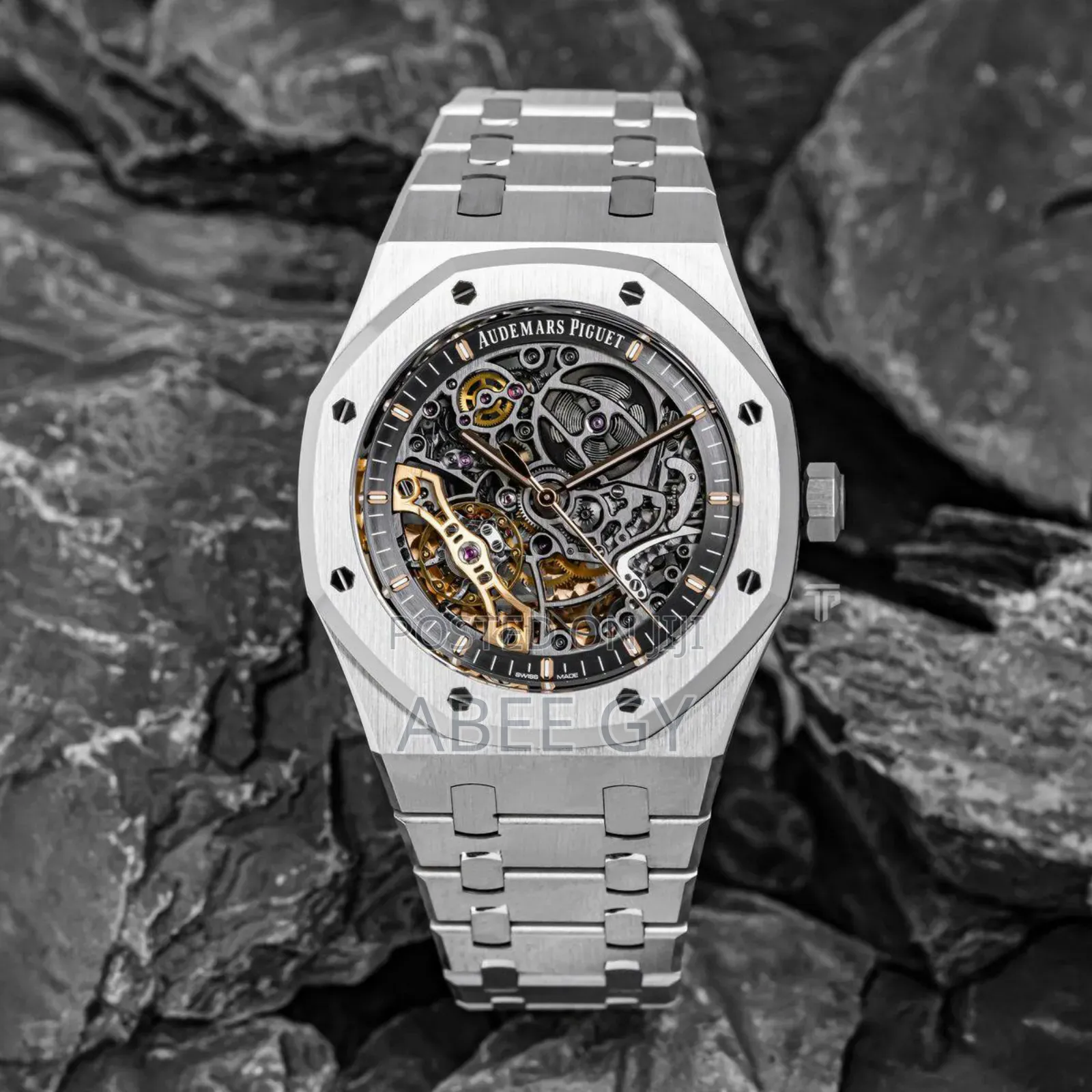 *Rugged Elegance Sharp Dial Design in a Stainless Steel