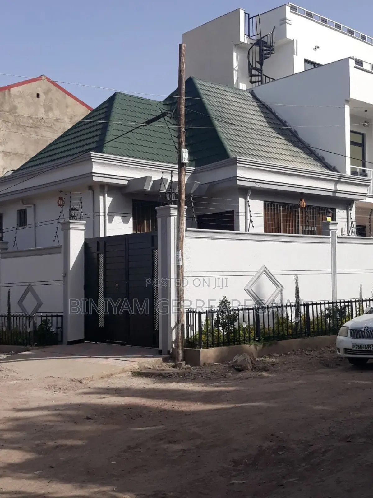 5bdrm Villa in House, Yeka for rent