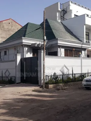 5bdrm Villa in House, Yeka for rent