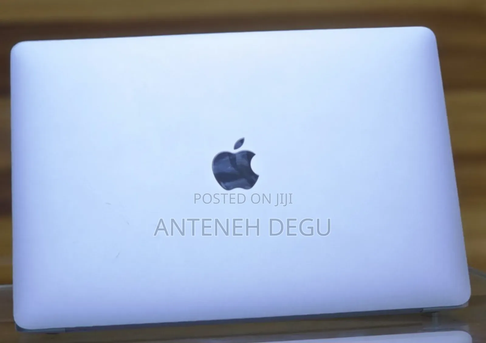 New Laptop Apple MacBook Pro 2022 M2 8GB Apple M2 SSD 256GB