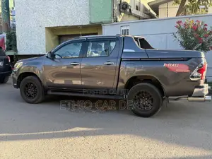 Toyota Hilux 2020 Black