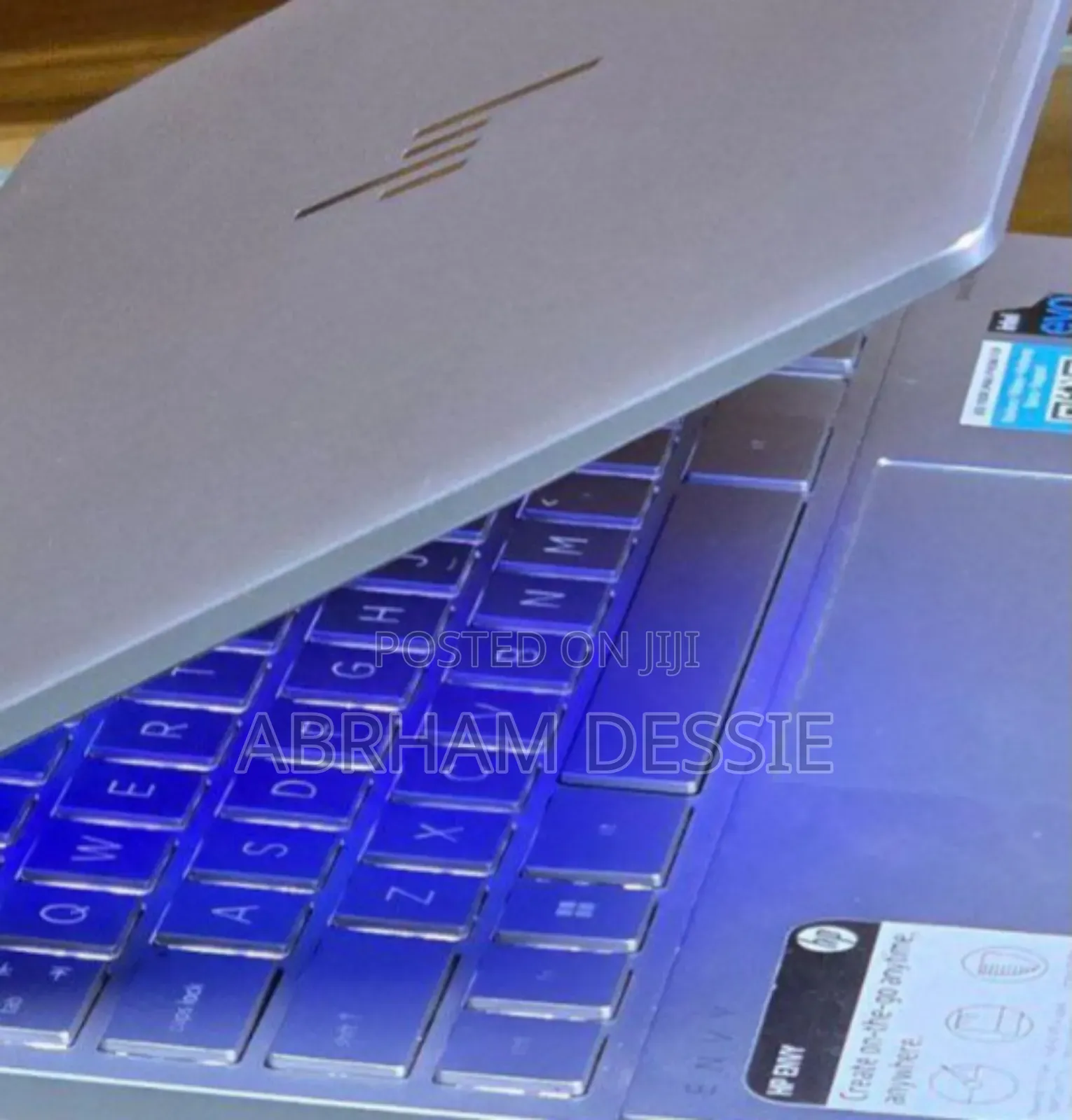 New Laptop HP Envy X360 8GB Intel Core I5 SSD 256GB