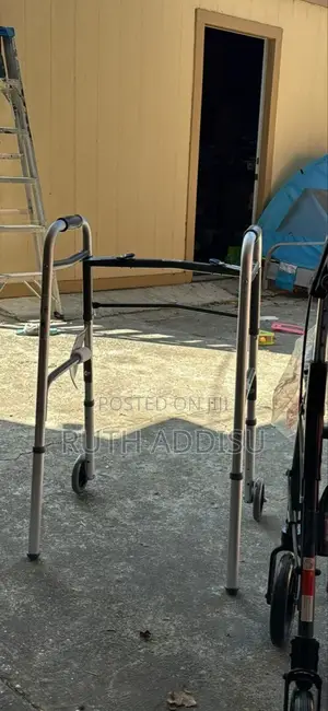Walker和諧medical Walker與會walking Aid娽前medical Walker去過walker