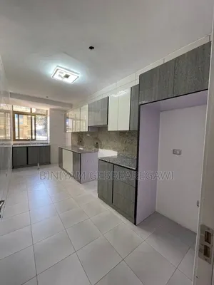 7bdrm House in G+3, Yeka for rent