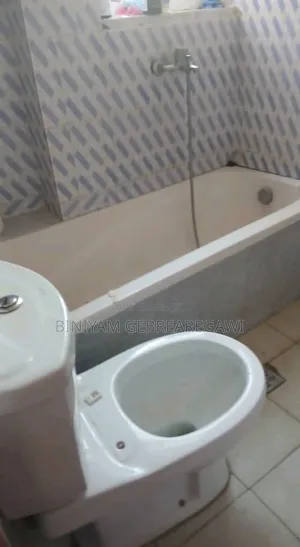 5bdrm Villa in House, Yeka for rent