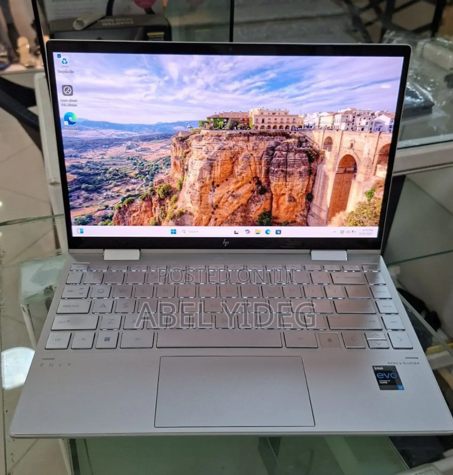 New Laptop HP Envy X360 16GB Intel Core I7 SSD 1T