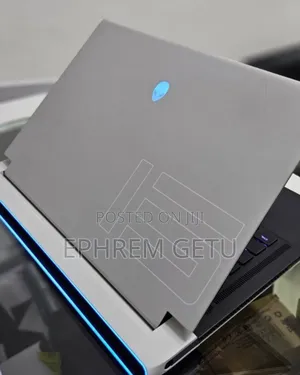 New Laptop Alienware M17x R2 32GB Intel Core I7 SSD 1T