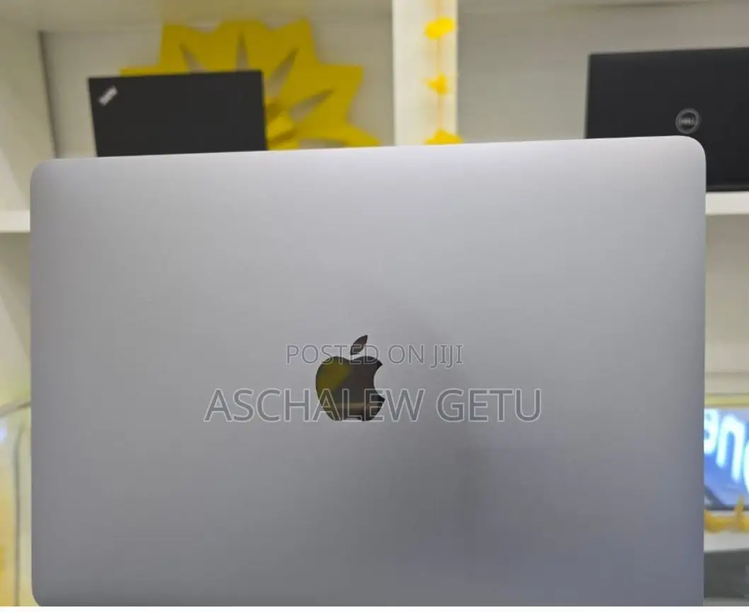 New Laptop Apple MacBook Pro 2020 8GB Apple M1 SSD 256GB
