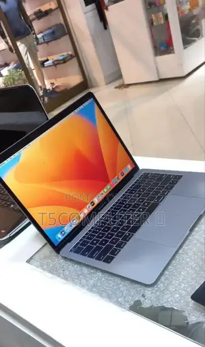 New Laptop Apple MacBook Pro 2017 16GB Intel Core I5 SSD 512GB