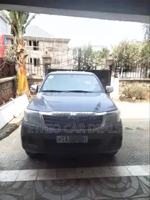 Toyota Hilux 2014 Black