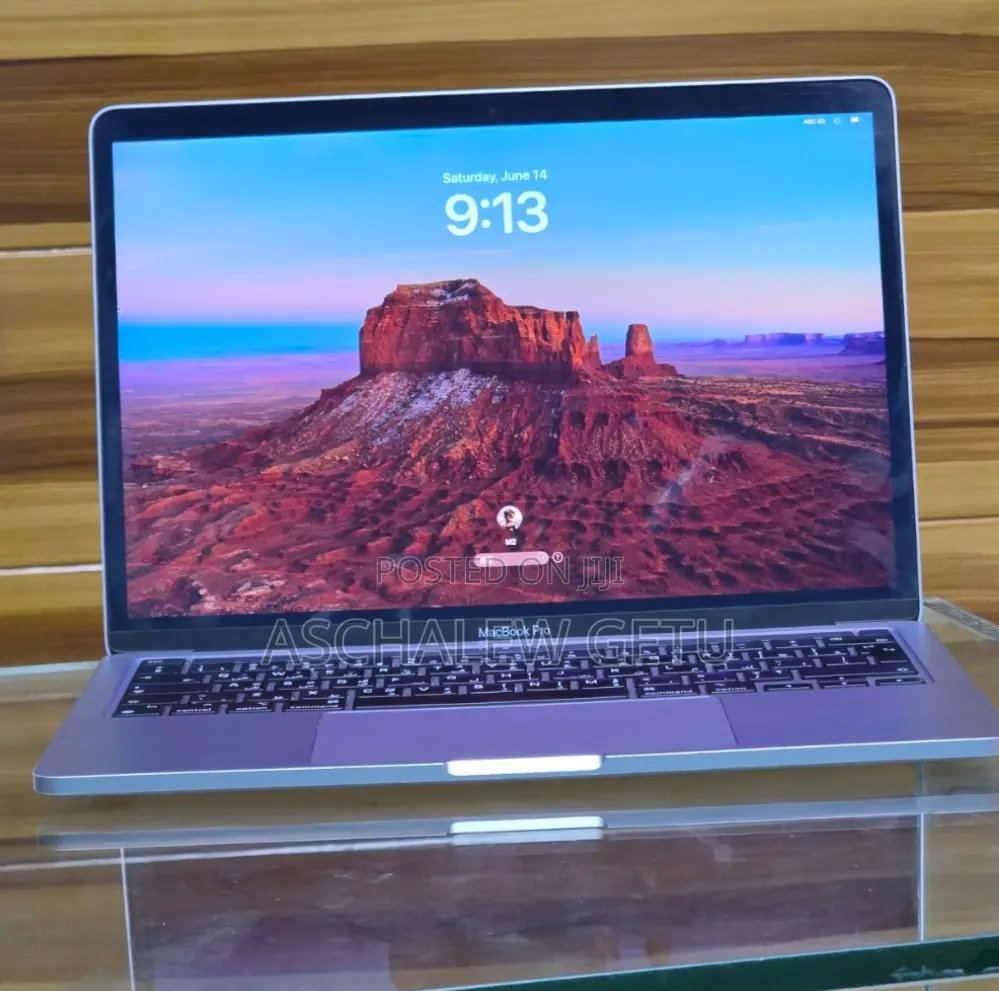 New Laptop Apple MacBook Pro 2022 M2 8GB Intel Core M2 SSD 256GB