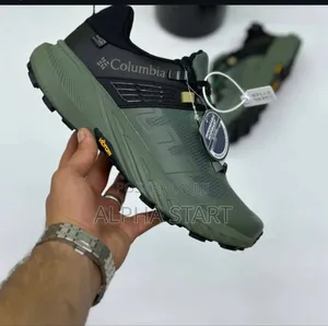 Colombia Water Proof 67 Smooth Sneakers for Hiking for You