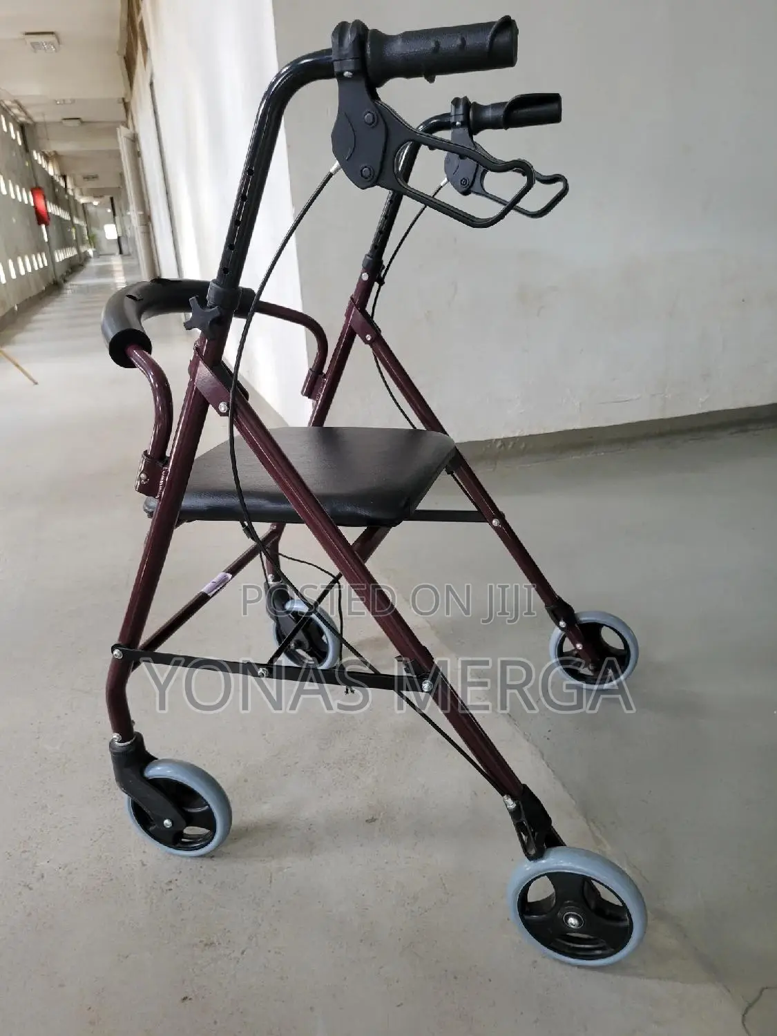 Walker燈ظwalker|Under Seat Storage, 8" Wheels亞padded Backrest