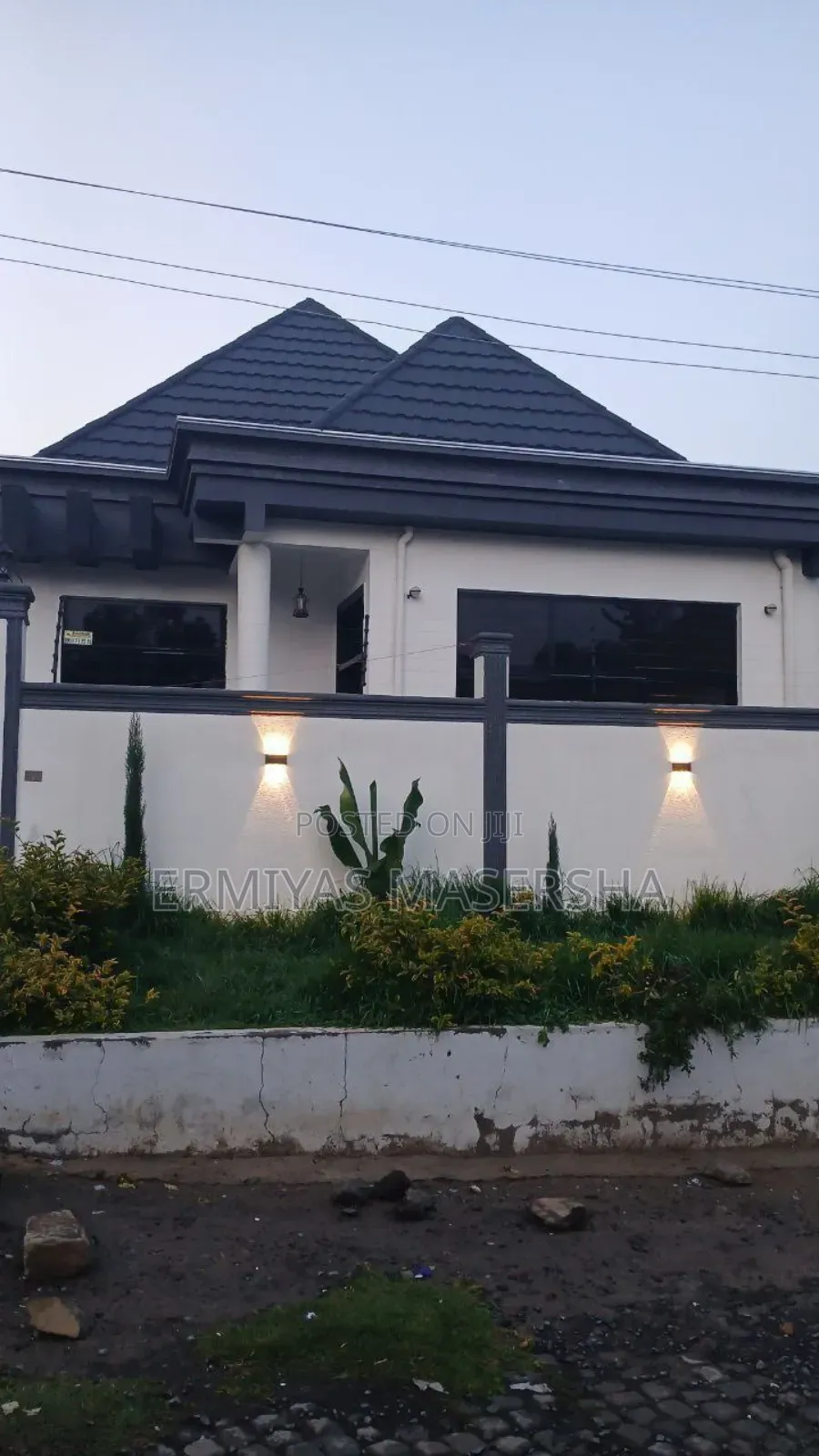 Furnished 5bdrm Villa in Yeka for sale