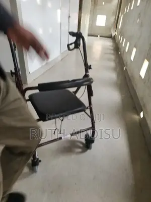 Walker With Four Wheel半夜walker螶我walker較少walker和平walker