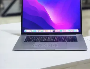 New Laptop Apple MacBook Pro 2016 16GB Intel Core I7 SSD 256GB
