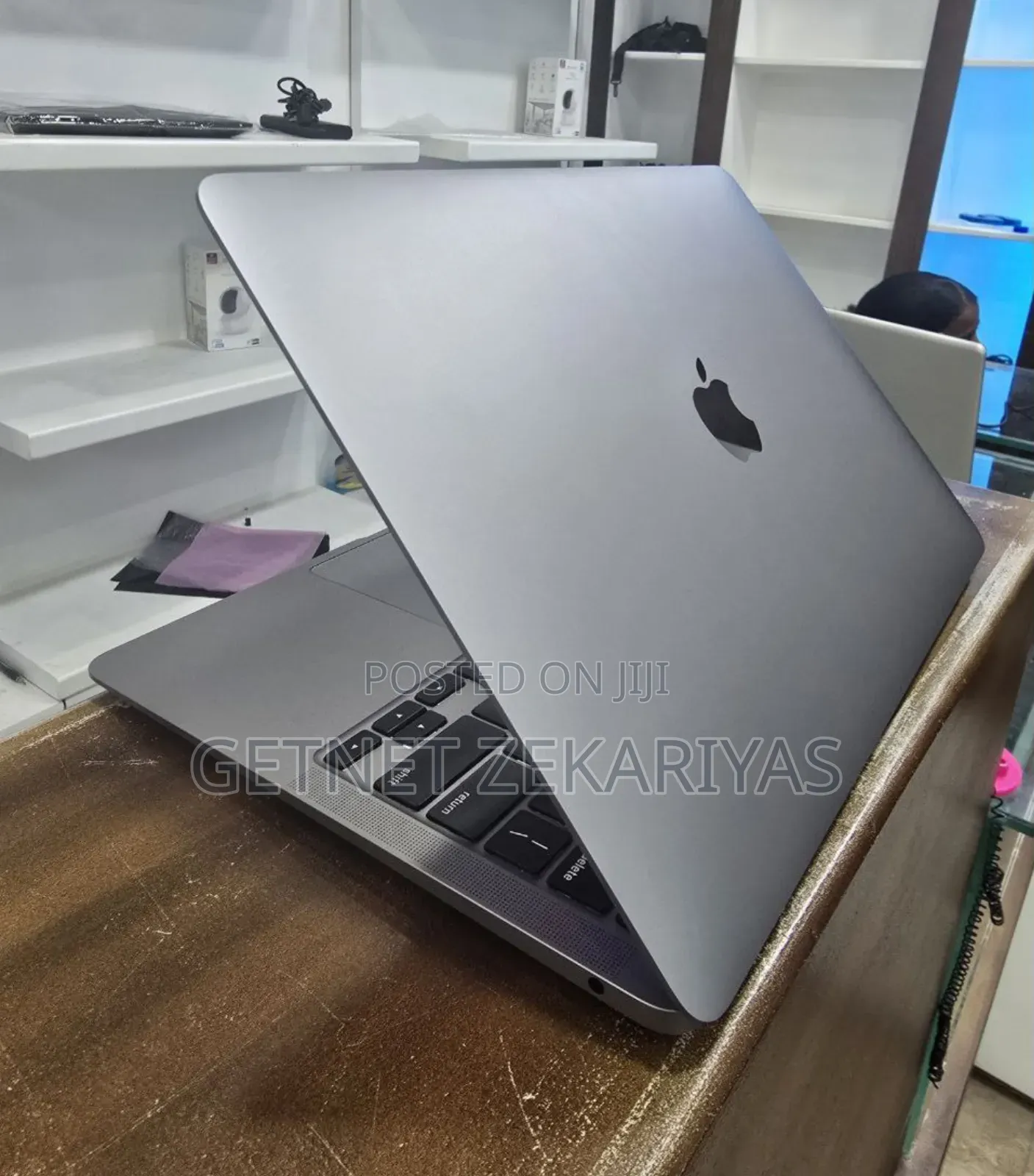 New Laptop Apple MacBook Air 2020 M1 8GB Apple M1 SSD 256GB