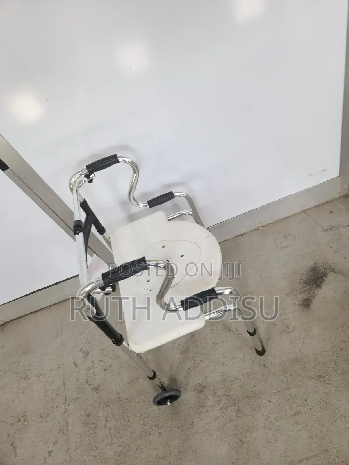 Commode Chair With Wheel Medical Adjustable Height Toilet