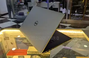 New Laptop Dell XPS 15 8GB Intel Core I5 SSD 256GB