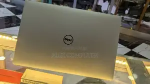 New Laptop Dell XPS 15 8GB Intel Core I5 SSD 256GB