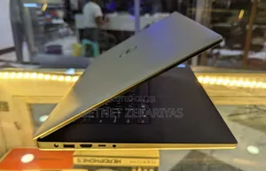 New Laptop Dell XPS 15 8GB Intel Core I7 SSD 256GB