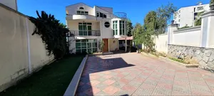 5bdrm House in በአስቸኳይ የሚሸጥ G+1+T, Bole for sale