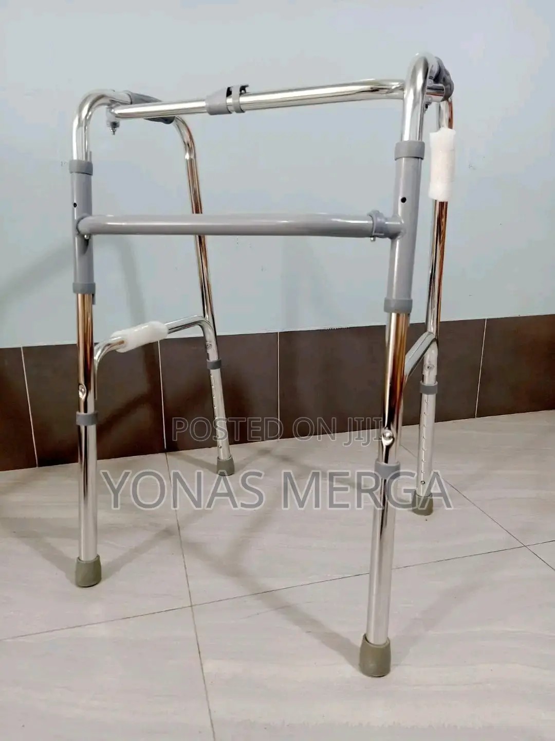 Walker翁١walking Frame Two Front Wheels盌٦safe, Non-Slip Tips