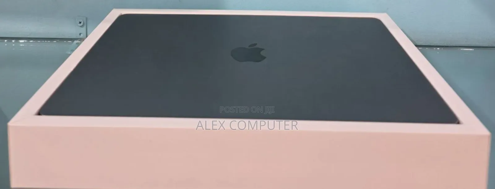 New Laptop Apple MacBook Air 2024 M3 15-Inch 8GB Apple M3 SSD 256GB
