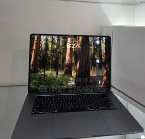 New Laptop Apple MacBook Air 2024 M3 15-Inch 8GB Apple M3 SSD 256GB