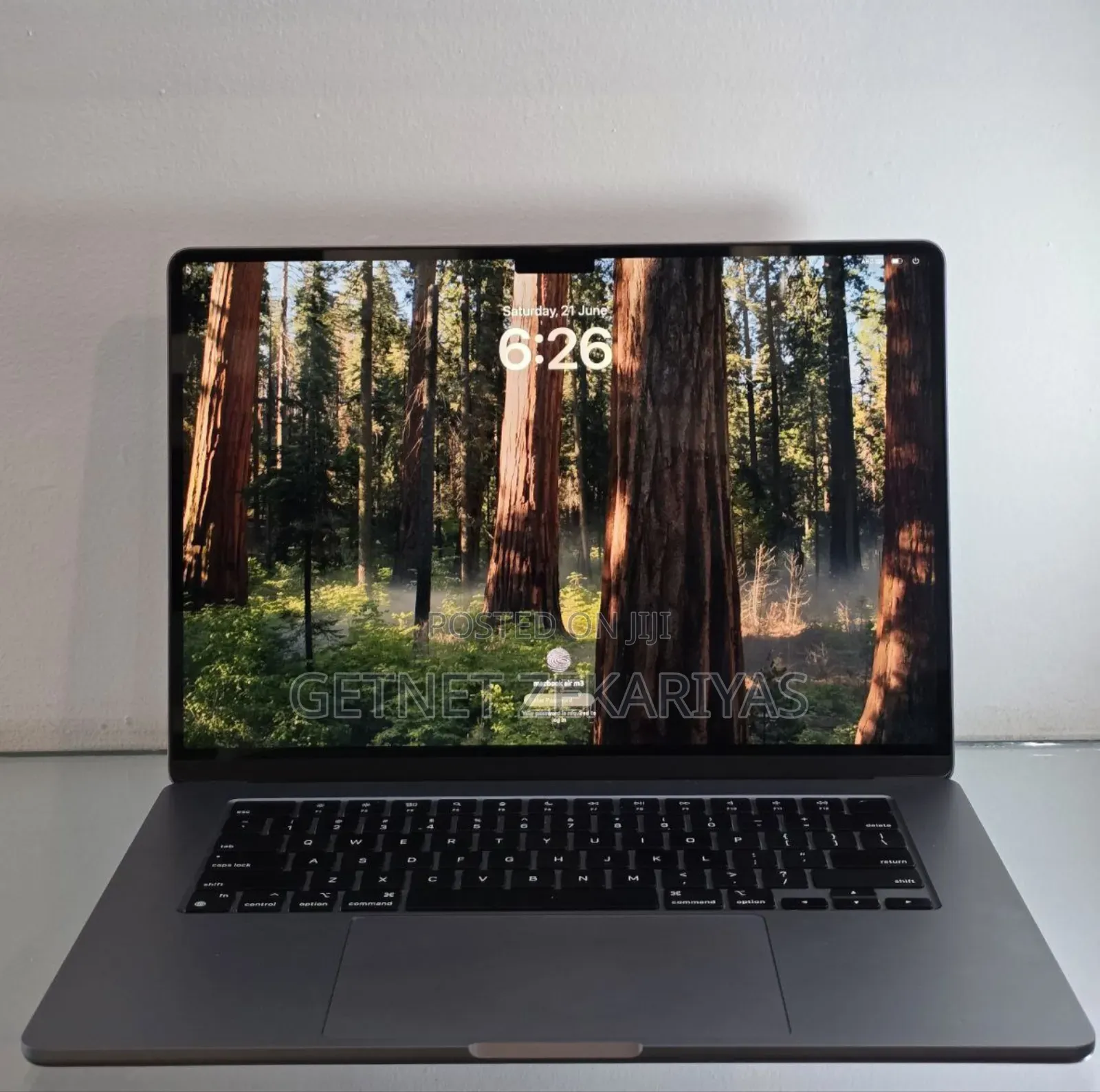 New Laptop Apple MacBook Air 2024 M3 15-Inch 8GB Apple M3 SSD 256GB