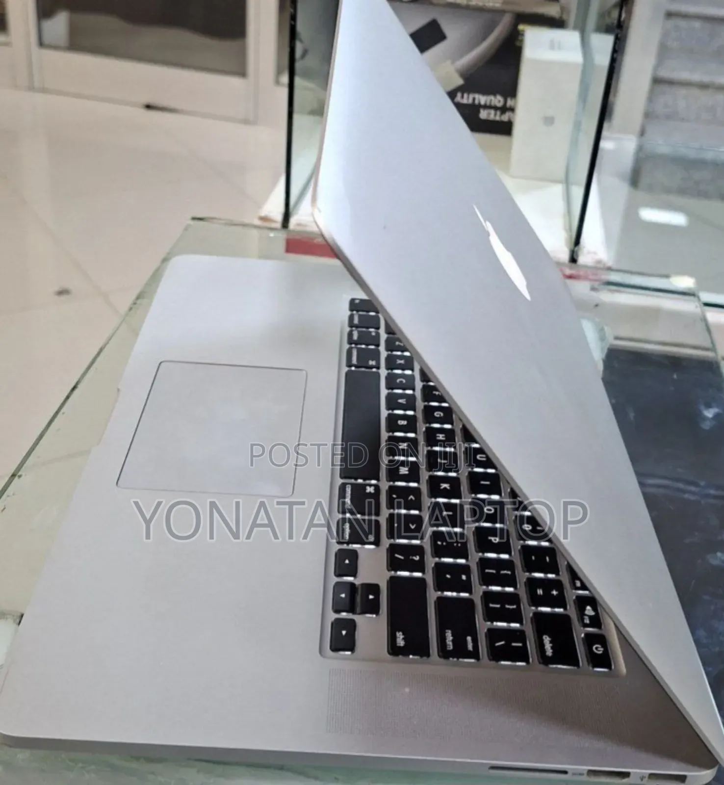 New Laptop Apple MacBook Pro 16GB Intel Core I7 SSD 256GB