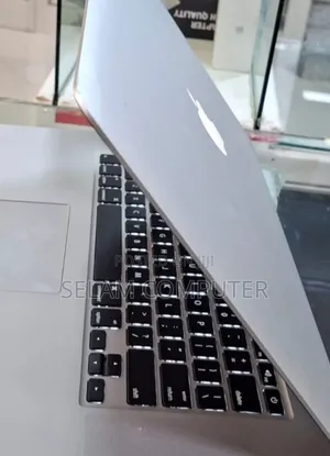 New Laptop Apple MacBook Pro 2015 16GB Intel Core I7 SSD 256GB