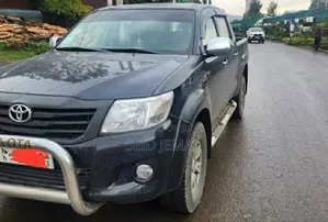 Toyota Hilux 2012 Black