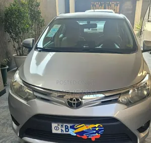 Toyota Yaris 2015 Silver
