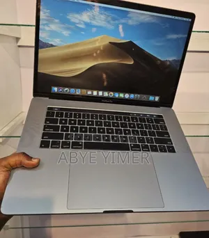 New Laptop Apple MacBook Pro 2017 16GB Intel Core I7 SSD 1T
